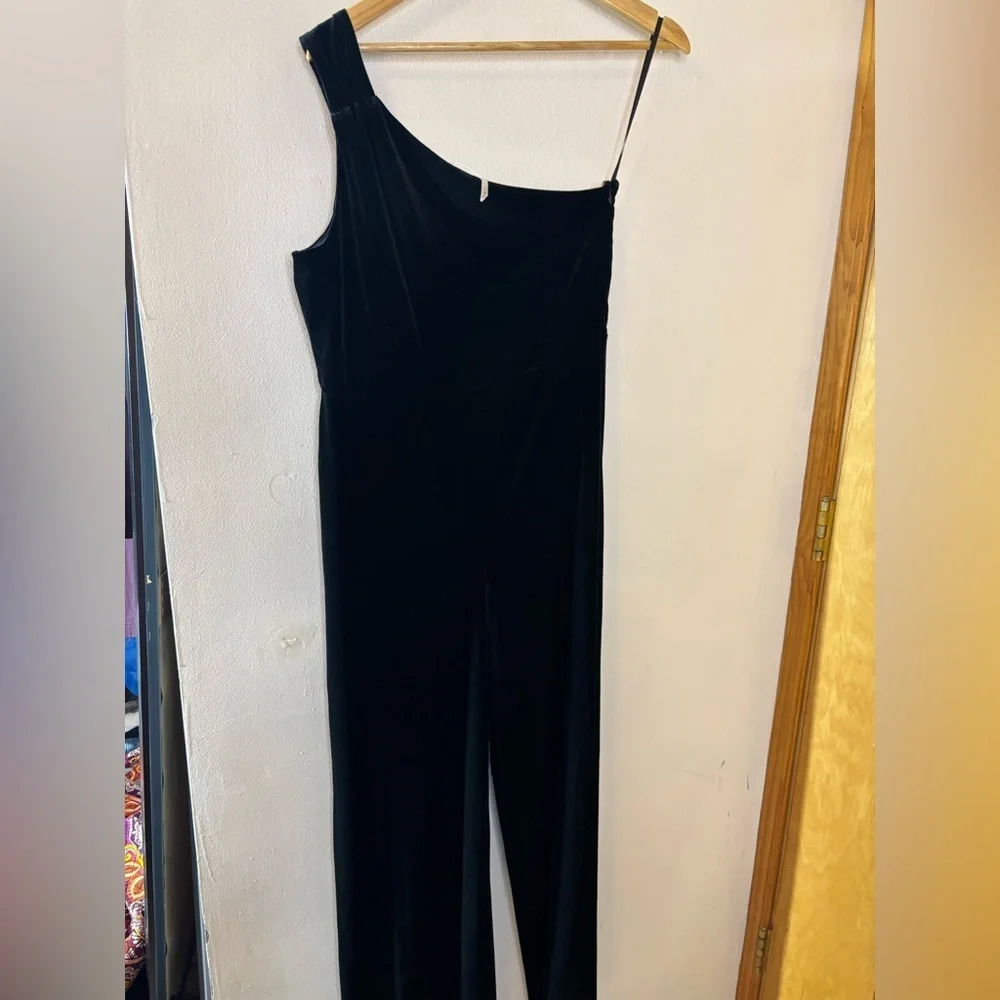 NWT Banana Republic Factory Dark Romantic One Shoulder Velvet Jumpsuit - Picture 2 of 8